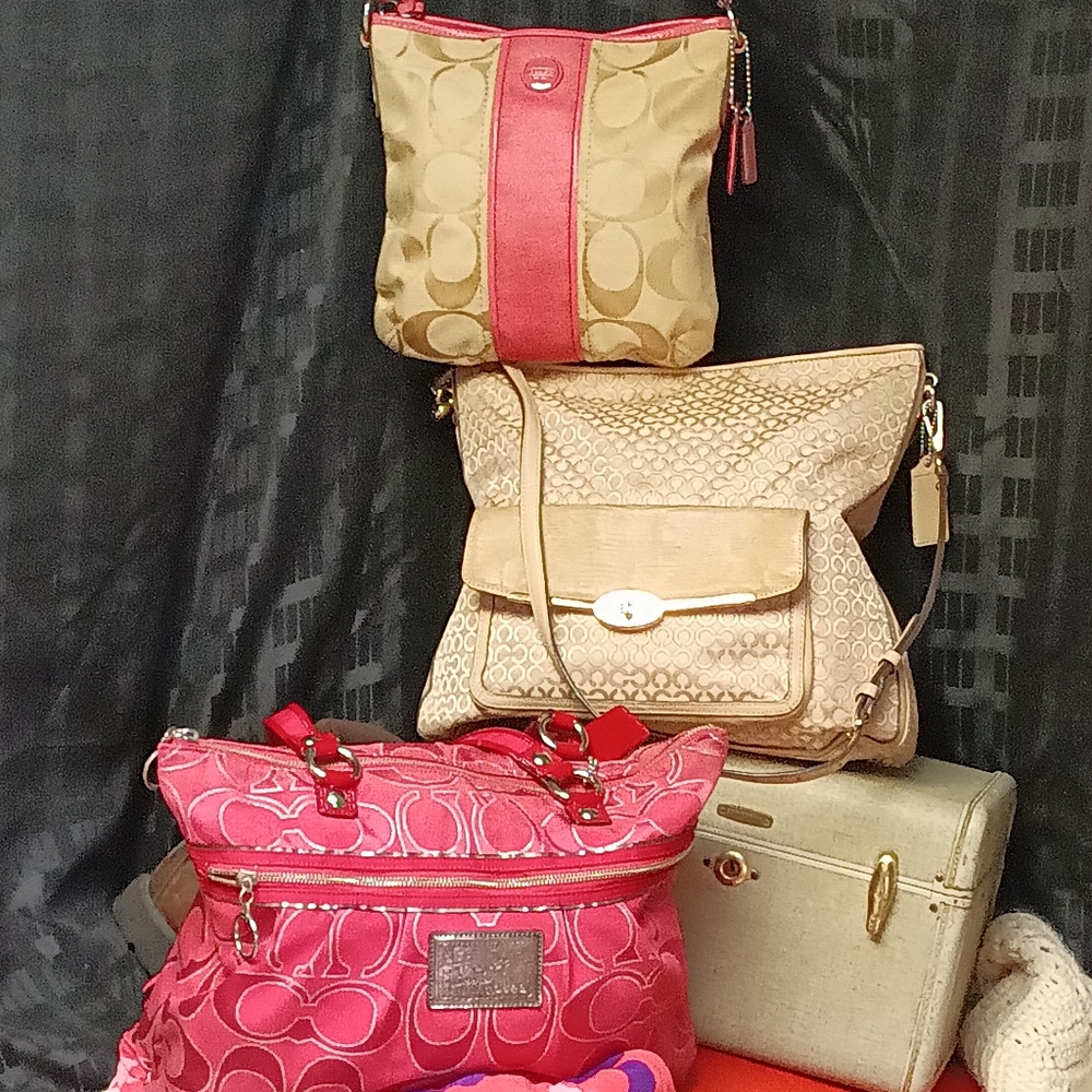 No longer available!!LADIES AWESOME CHRISTMAS GIFT 3 COACH